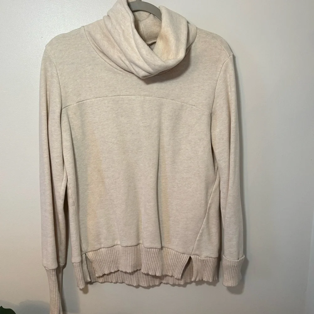 Alo Yoga Haze Funnel Neck Sweatshirt